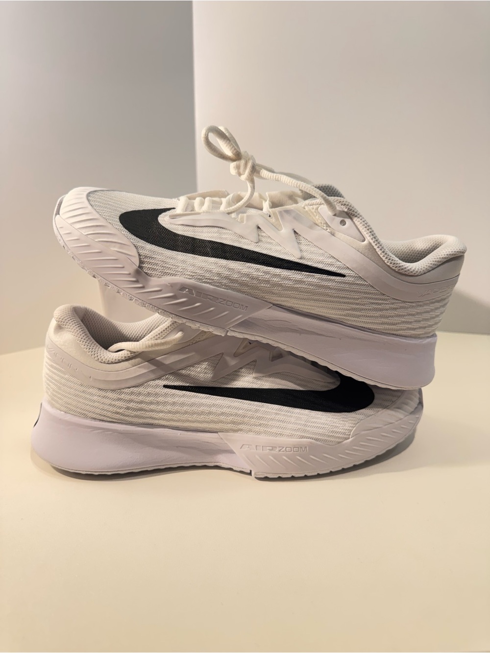 Nike Zoom Vapor 12 Women’s Hard-Court Tennis Shoes s8 new/return pair